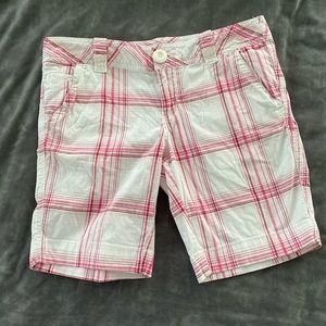 Outlooks White and Pink Stripe Bermuda Shorts Size 5 Juniors